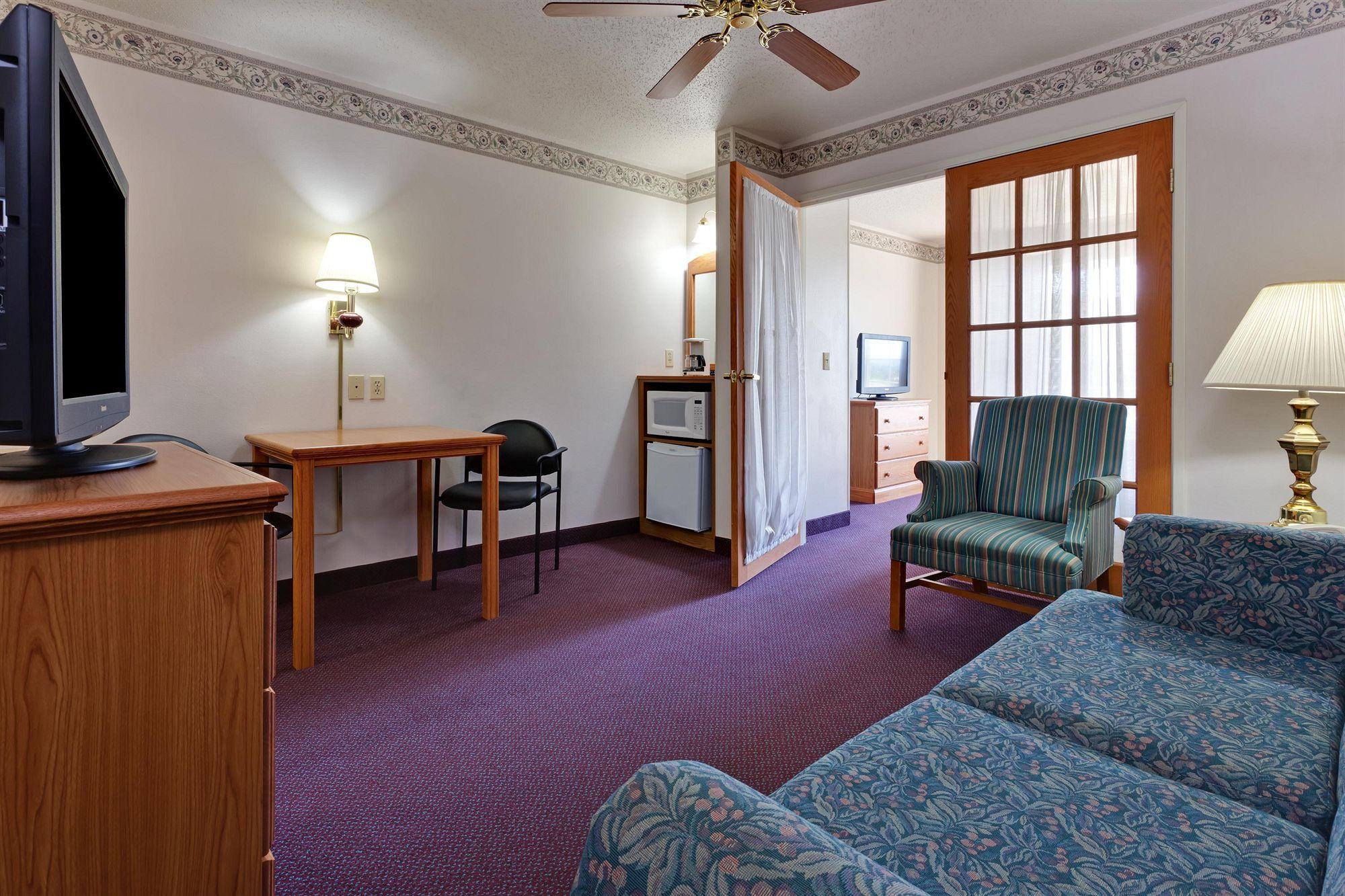 Country Inn & Suites By Radisson, Big Flats Horseheads Exterior foto